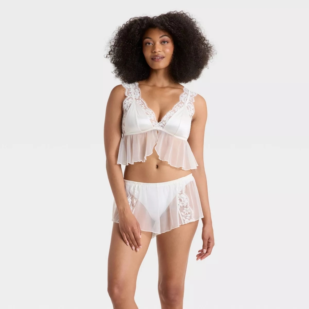 Elegant White Lace Sleepwear Set
